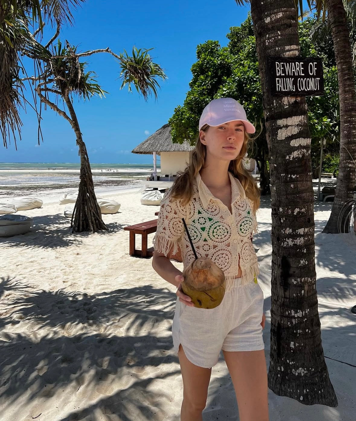 Czapka z daszkiem Drive Me Bikini