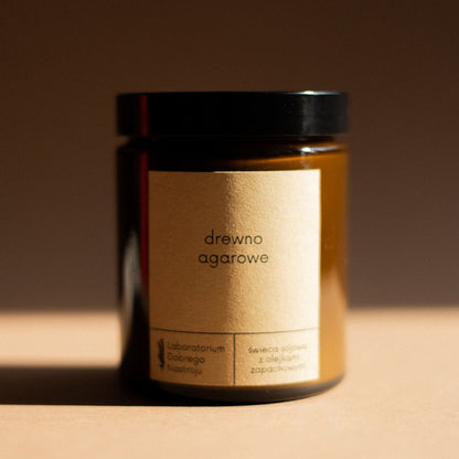 Świeca sojowa: Drewno agarowe 180ml